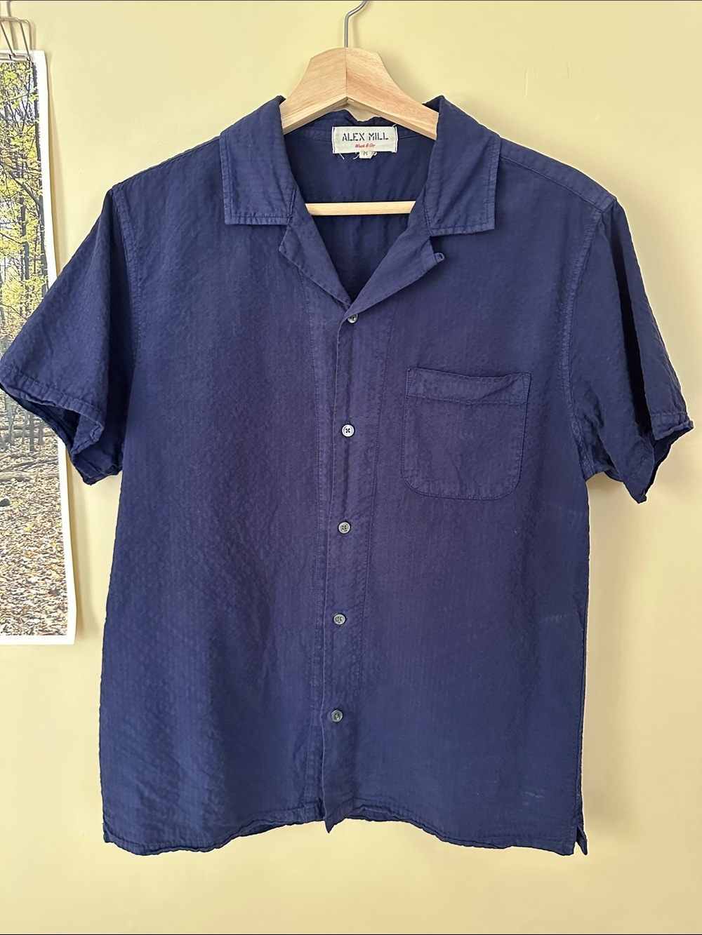 Alex Mill Short-Sleeve Button-Down Camp Shirt in Navy Seersucker